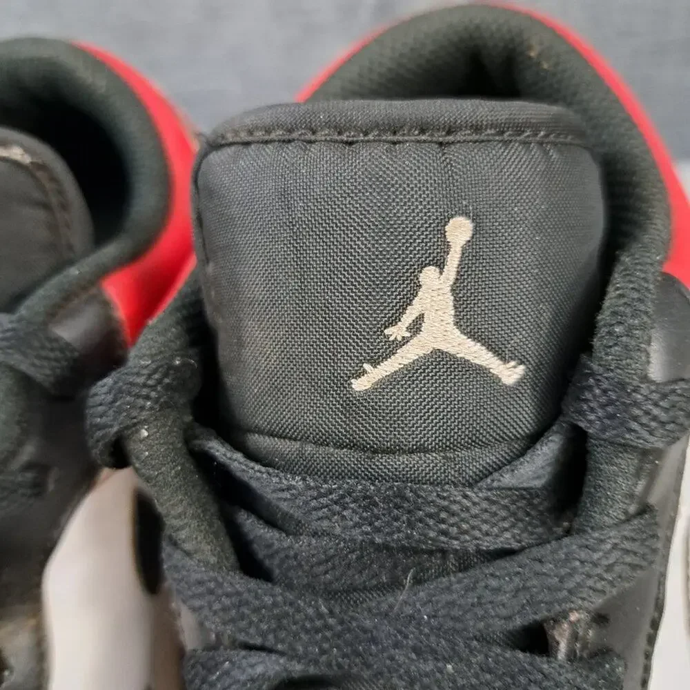 %2021 Nike Air Jordan 1 Low GS - Bred Toe Size 7Y / AJ10